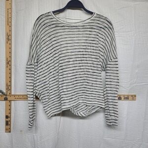 BKE Striped Twist Back Knit Top Womens Medium‎ Black White Long Sleeve Sweater